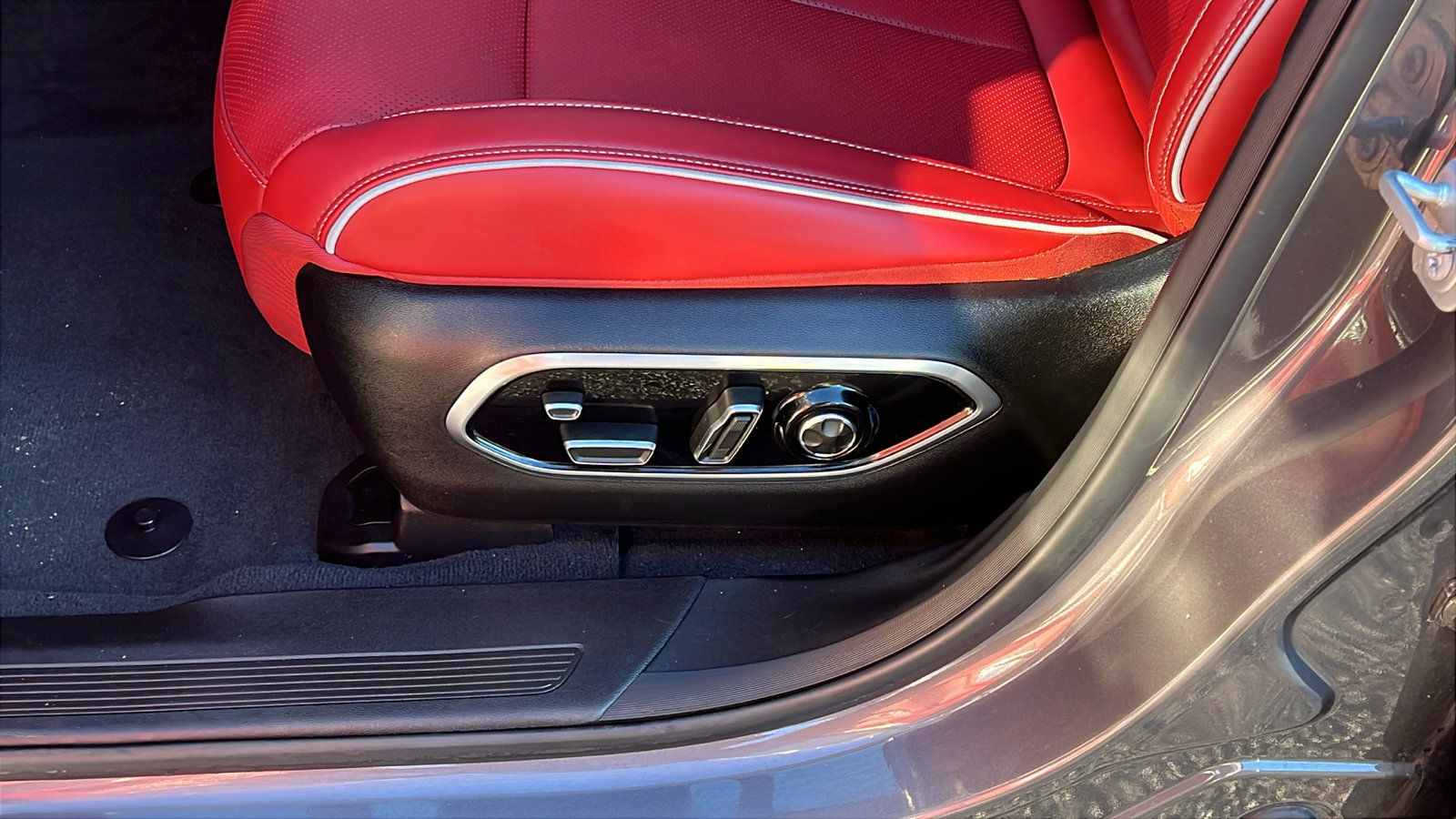 Used 2024 Jeep Wagoneer Launch Edition image 16