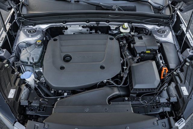 New 2026 Volvo XC40 B4 Plus w/ Protection Package Premier image 18