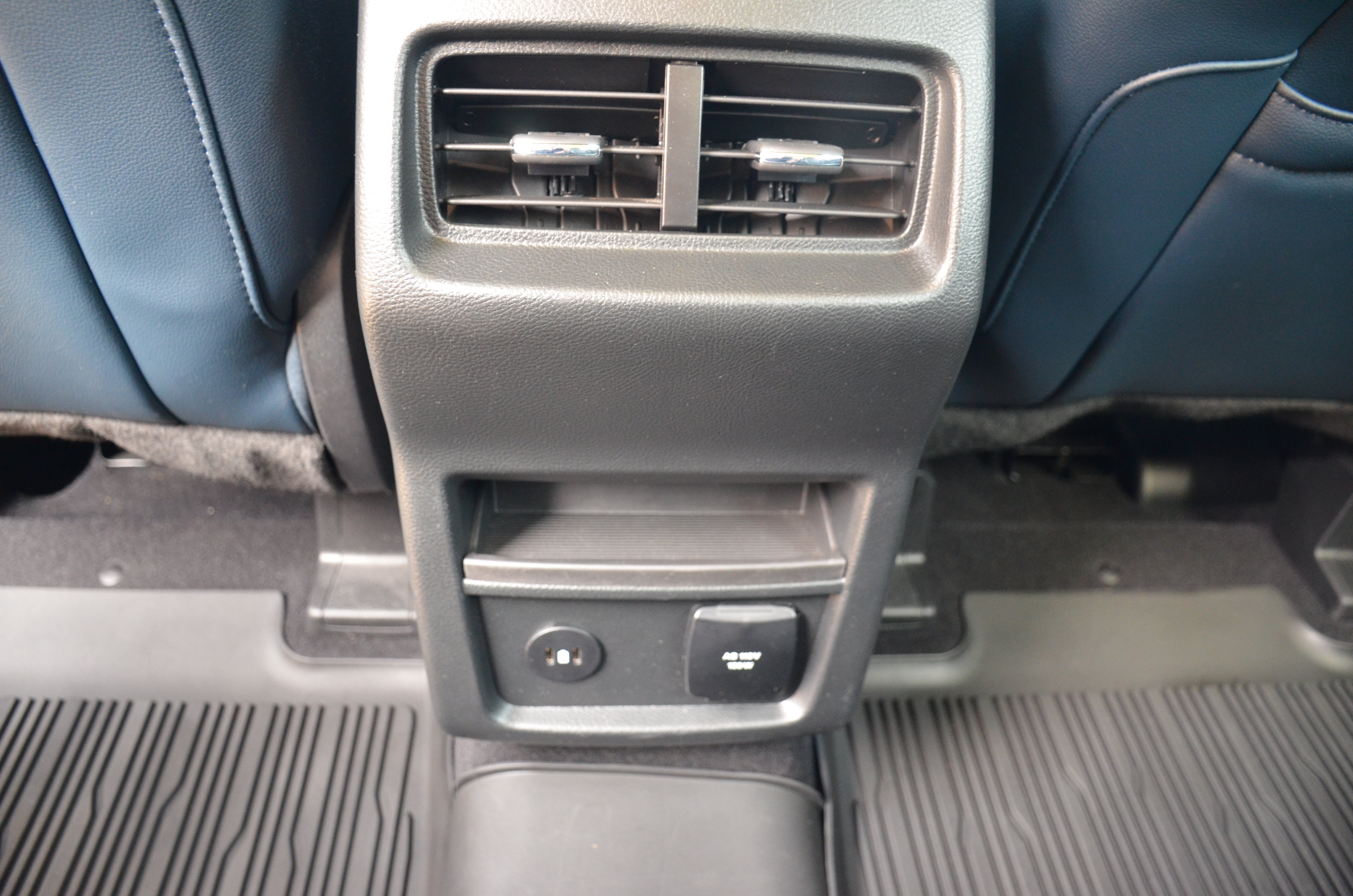 Used 2023 Ford Edge SEL w/ Sport Appearance Package AWD/4WD image 45