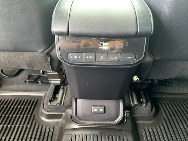 Used 2023 Toyota Highlander XSE image 33