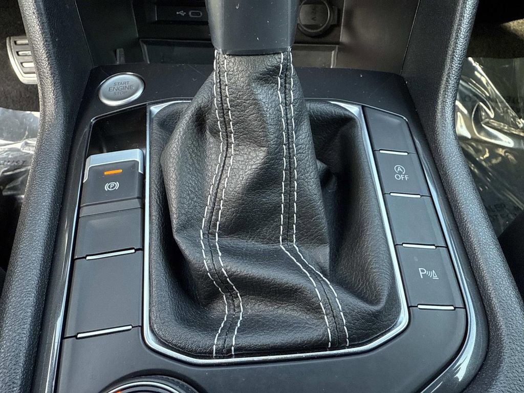 Used 2022 Volkswagen Tiguan SE R-Line image 37