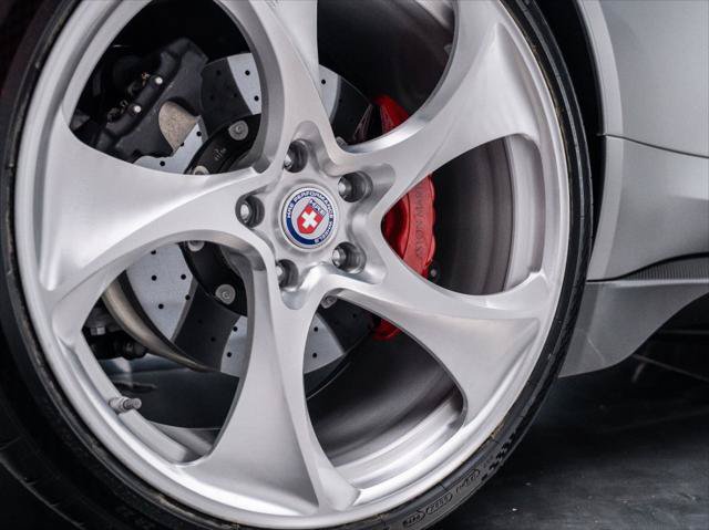 Used 2025 Aston Martin Vanquish RWD image 46