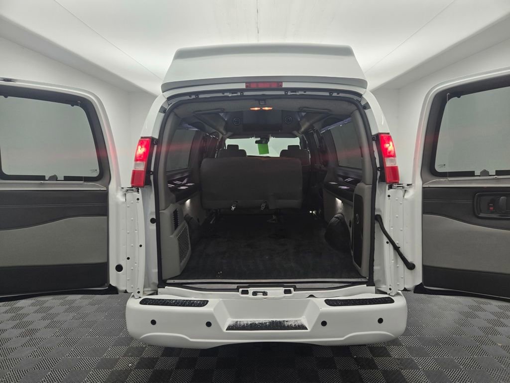 Used 2020 Chevrolet Express 2500 Extended w/ Enhanced Convenience Package image 6
