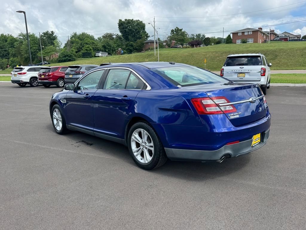 Used 2015 Ford Taurus SEL FWD image 4