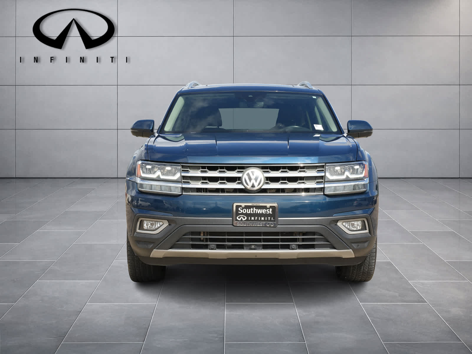Used 2018 Volkswagen Atlas SEL Premium AWD/4WD image 2
