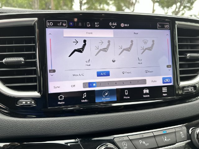 Used 2023 Chrysler Pacifica Touring-L FWD image 19
