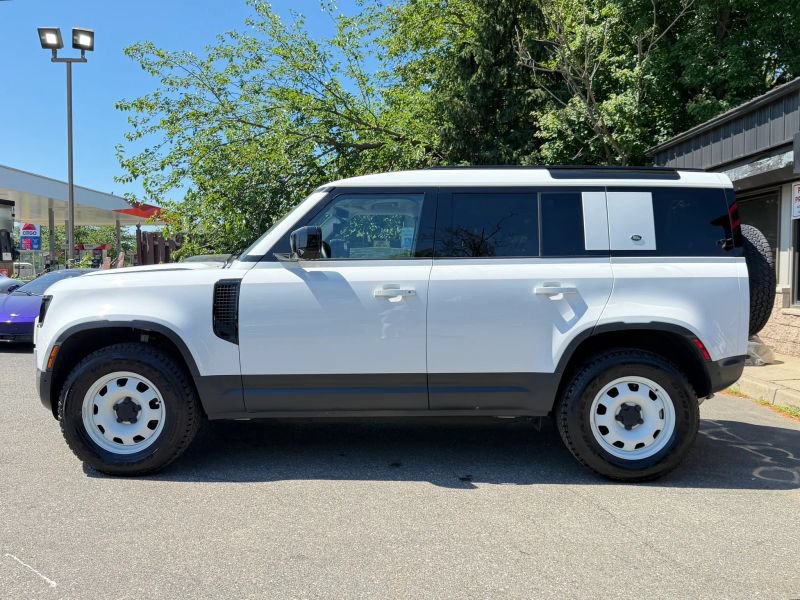 Used 2023 Land Rover Defender 110 AWD/4WD image 9
