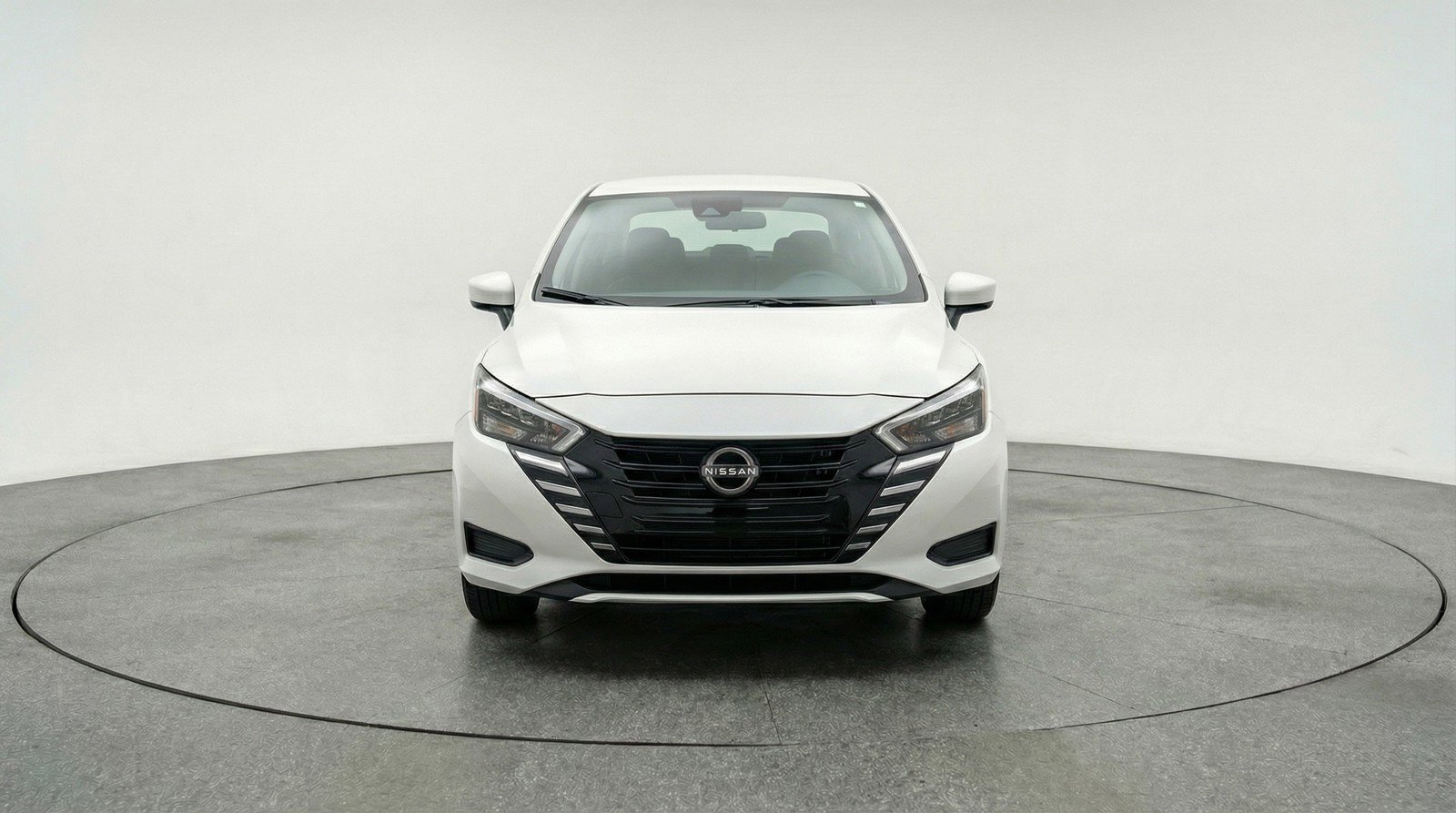 Used 2025 Nissan Versa SV FWD image 2