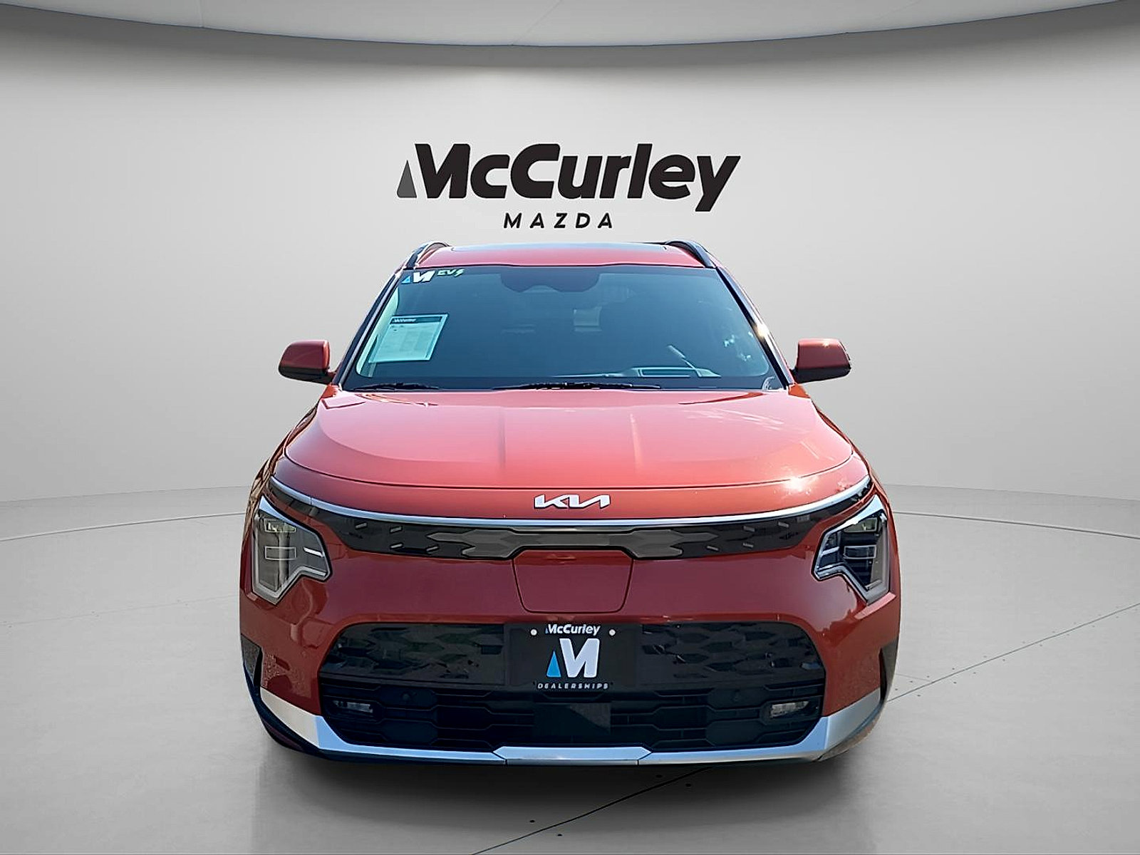 Used 2023 Kia Niro Wave w/ Wave Preserve Package FWD image 2