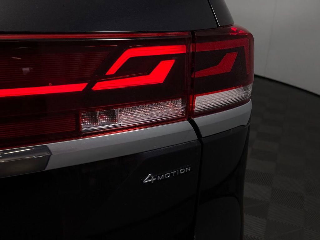 Used 2024 Volkswagen Atlas SEL Premium R-Line image 14