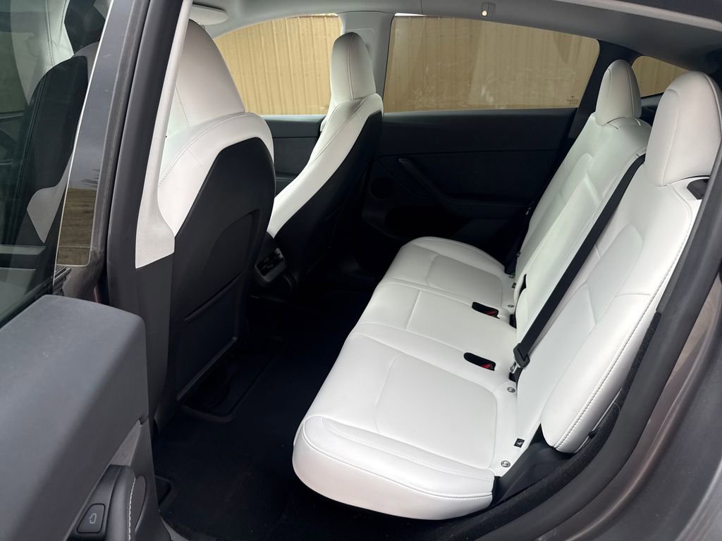 Used 2025 Tesla Model Y Performance image 17