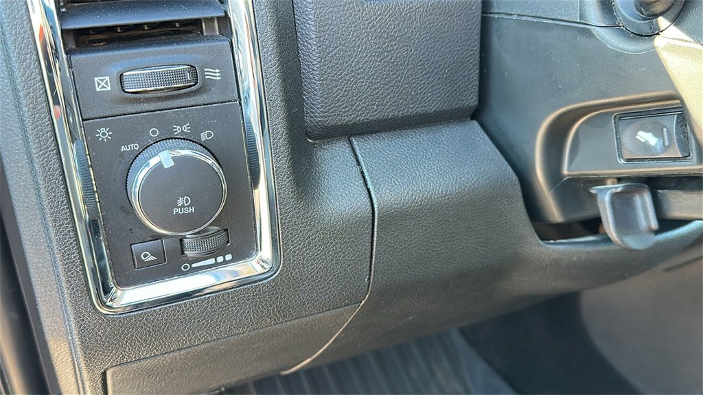 Used 2018 RAM 2500 Laramie w/ Convenience Group image 17