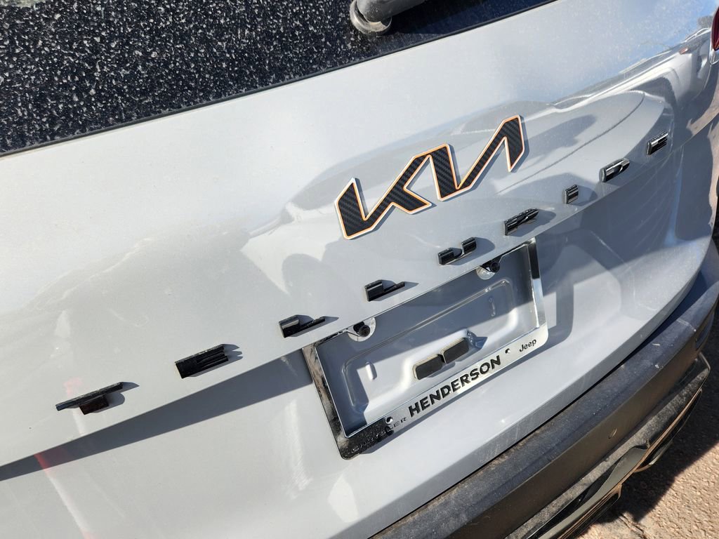 Used 2022 Kia Telluride SX w/ SX Prestige Package image 5