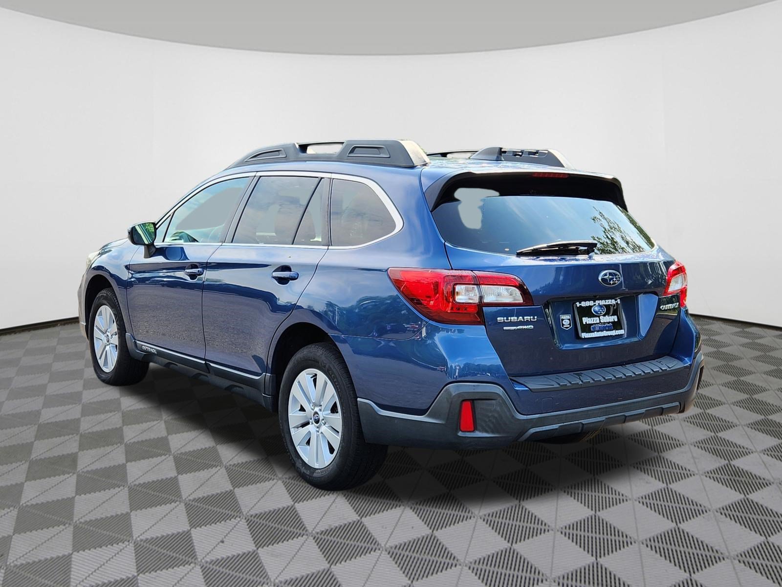 Used 2019 Subaru Outback 2.5i Premium AWD/4WD image 3