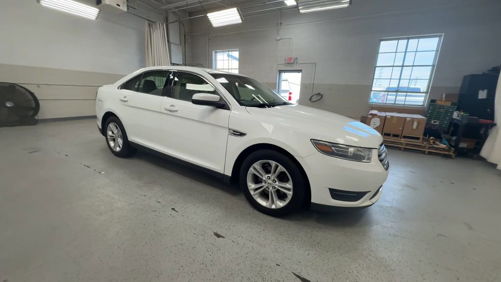 Used 2015 Ford Taurus SEL FWD image 3