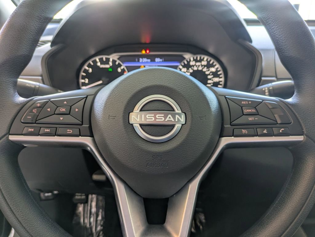 Used 2025 Nissan Altima 2.5 SV FWD image 19
