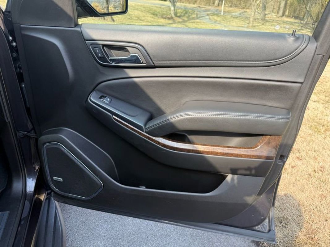 Used 2018 Chevrolet Suburban LT image 36