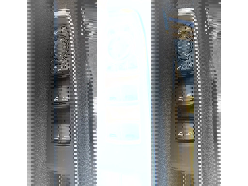 New 2026 GMC Sierra 2500 SLT w/ SLT Convenience Package image 7