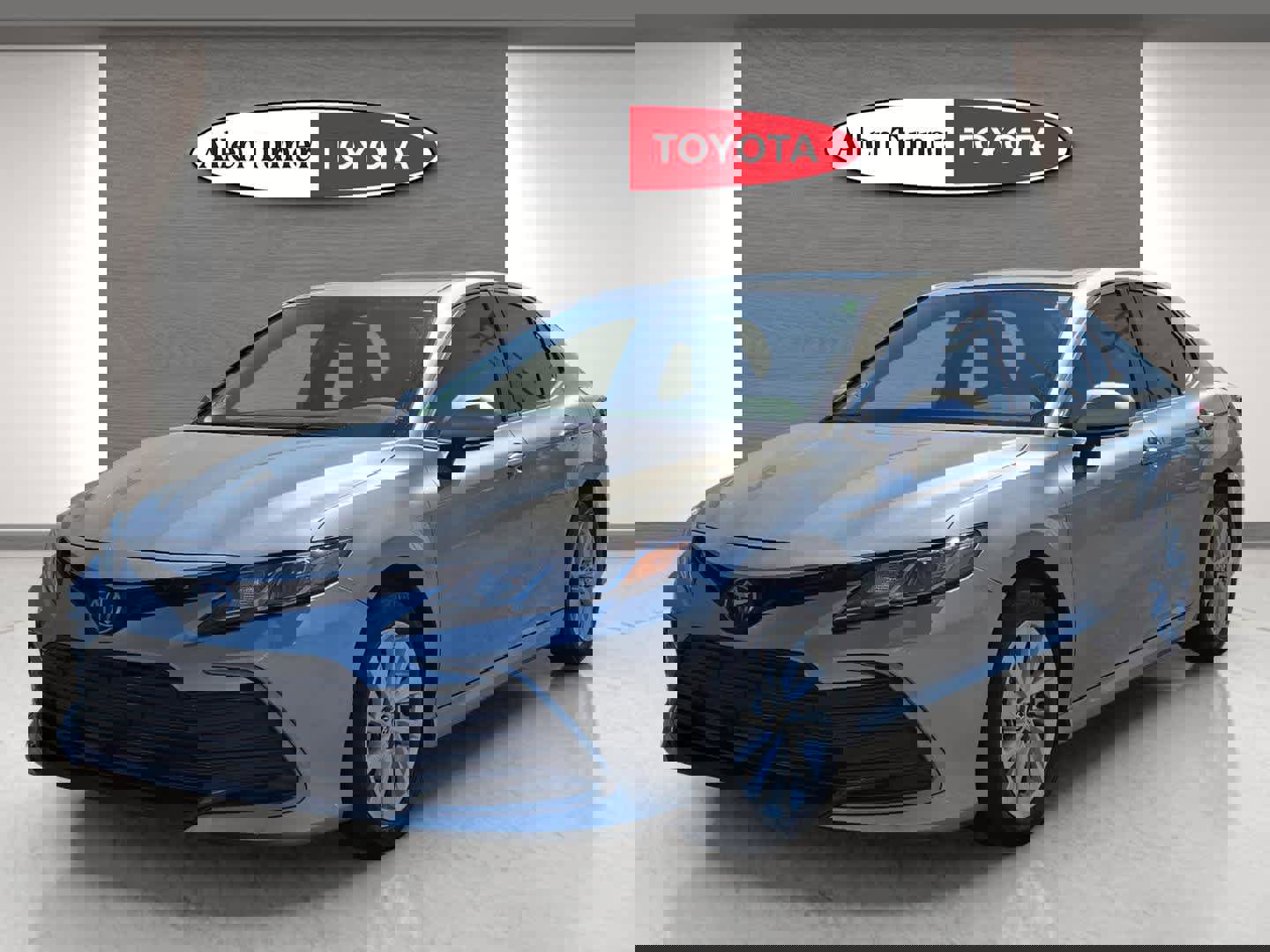 Used 2024 Toyota Camry LE w/ Convenience Package image 3