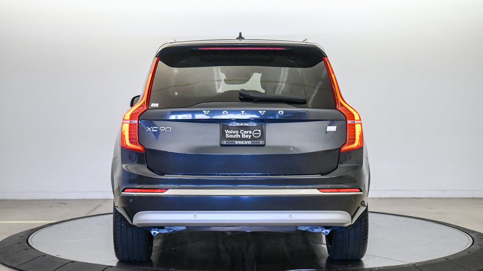 Used 2022 Volvo XC90 T8 Inscription Expression w/ Advanced Package AWD/4WD image 3