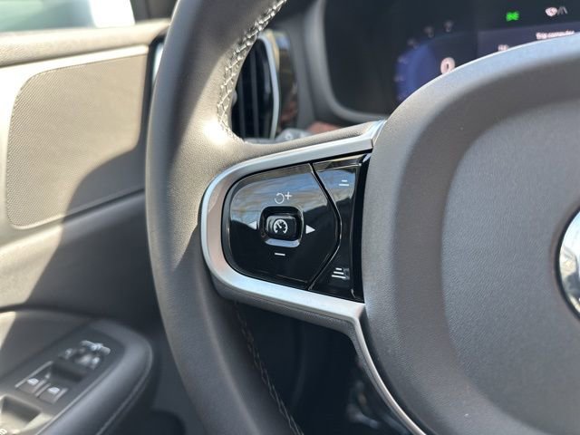 Certified 2025 Volvo V60 B5 Cross Country Plus image 27
