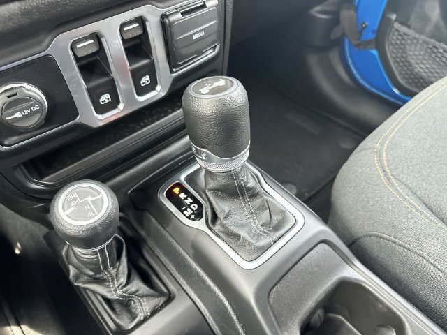 Used 2025 Jeep Wrangler Sport AWD/4WD image 23