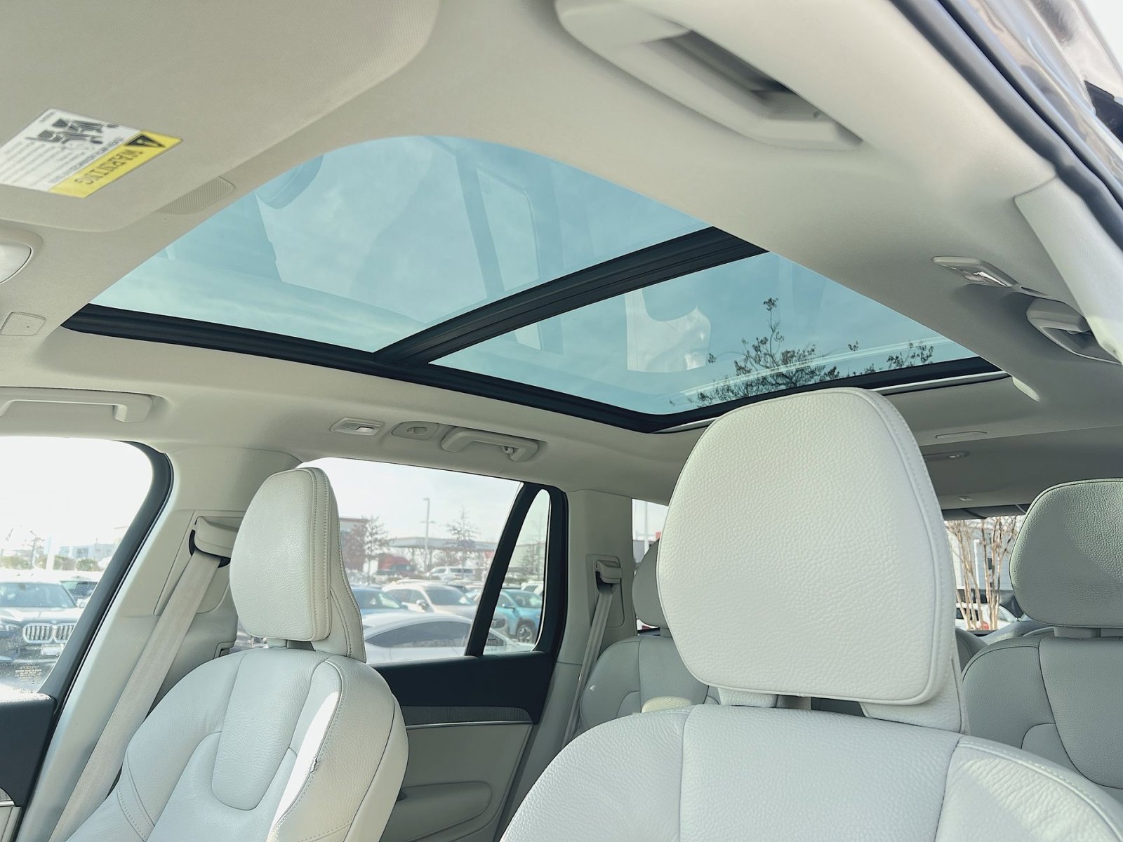 Used 2024 Volvo XC90 B6 Plus w/ Protection Package image 23