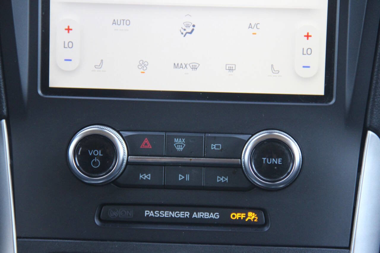 Used 2024 Ford Edge SEL image 17