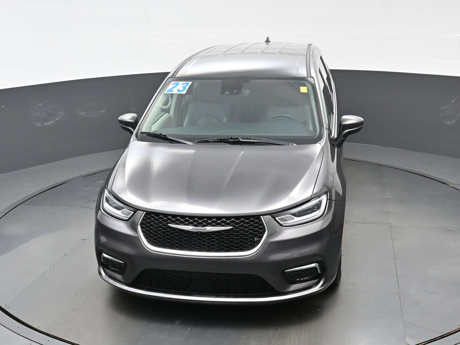 Used 2023 Chrysler Pacifica Touring-L FWD image 44