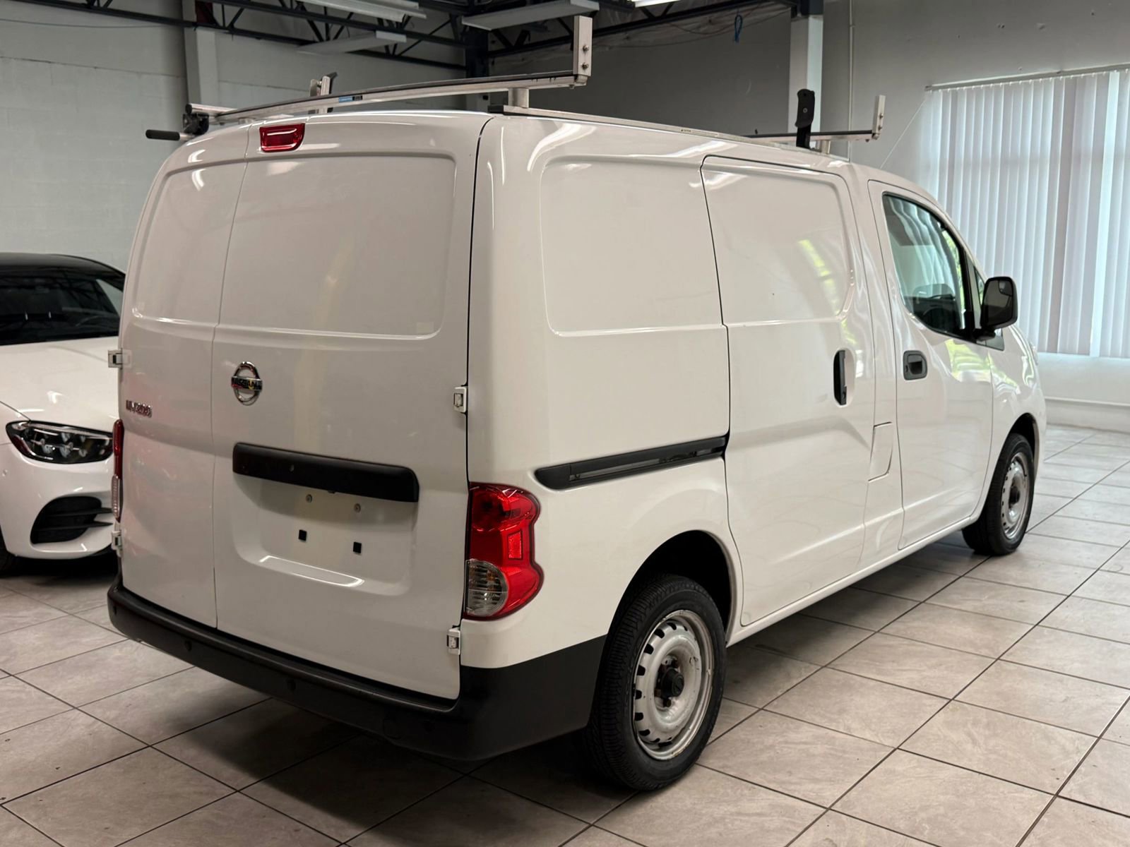 Used 2020 Nissan NV200 S FWD image 9