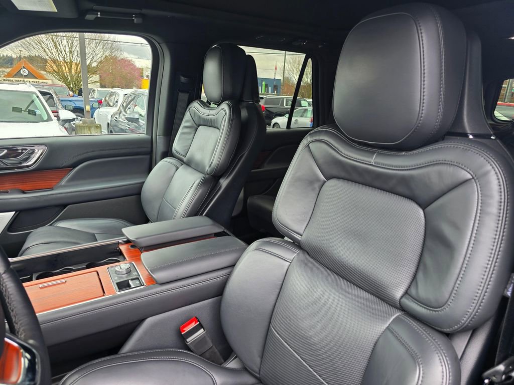 Used 2024 Lincoln Navigator L Reserve image 23