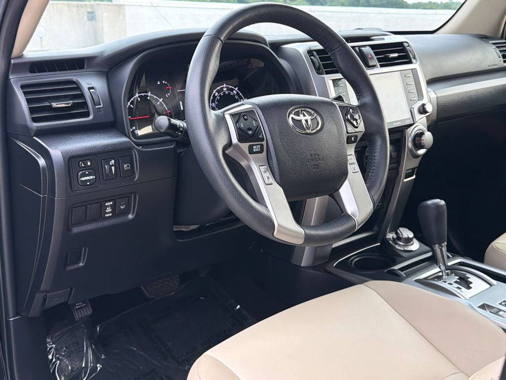 Used 2022 Toyota 4Runner SR5 Premium w/ Moonroof Package AWD/4WD image 22