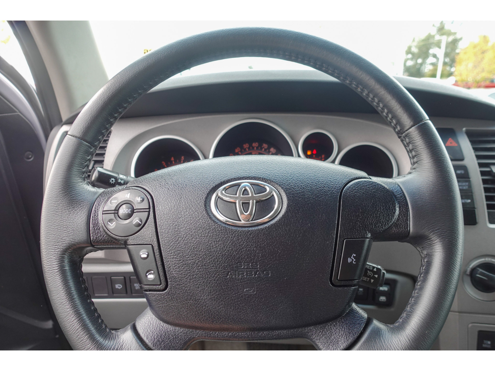 Used 2011 Toyota Sequoia SR5 AWD/4WD image 13