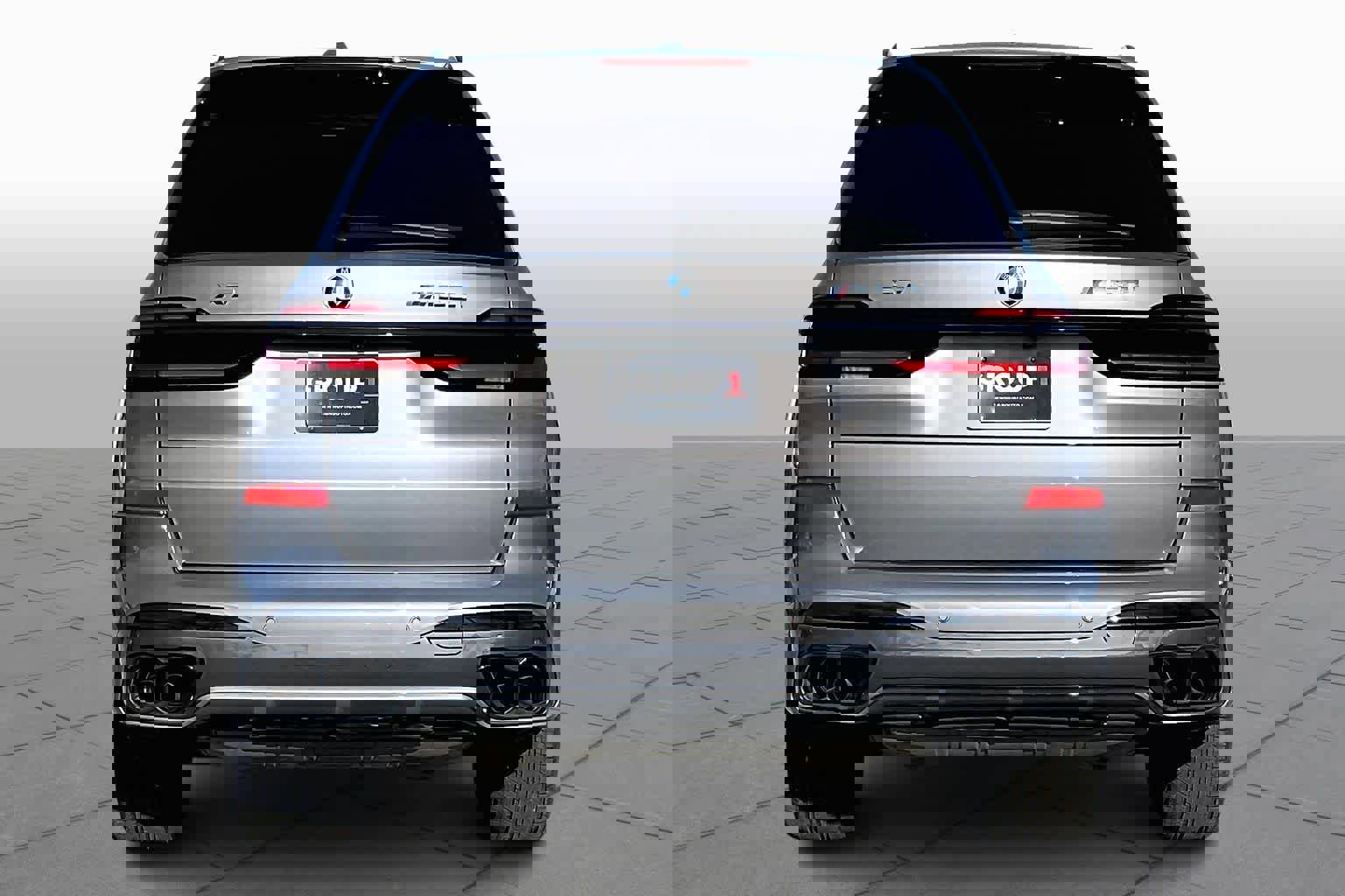 Used 2025 BMW X7 M60i image 4