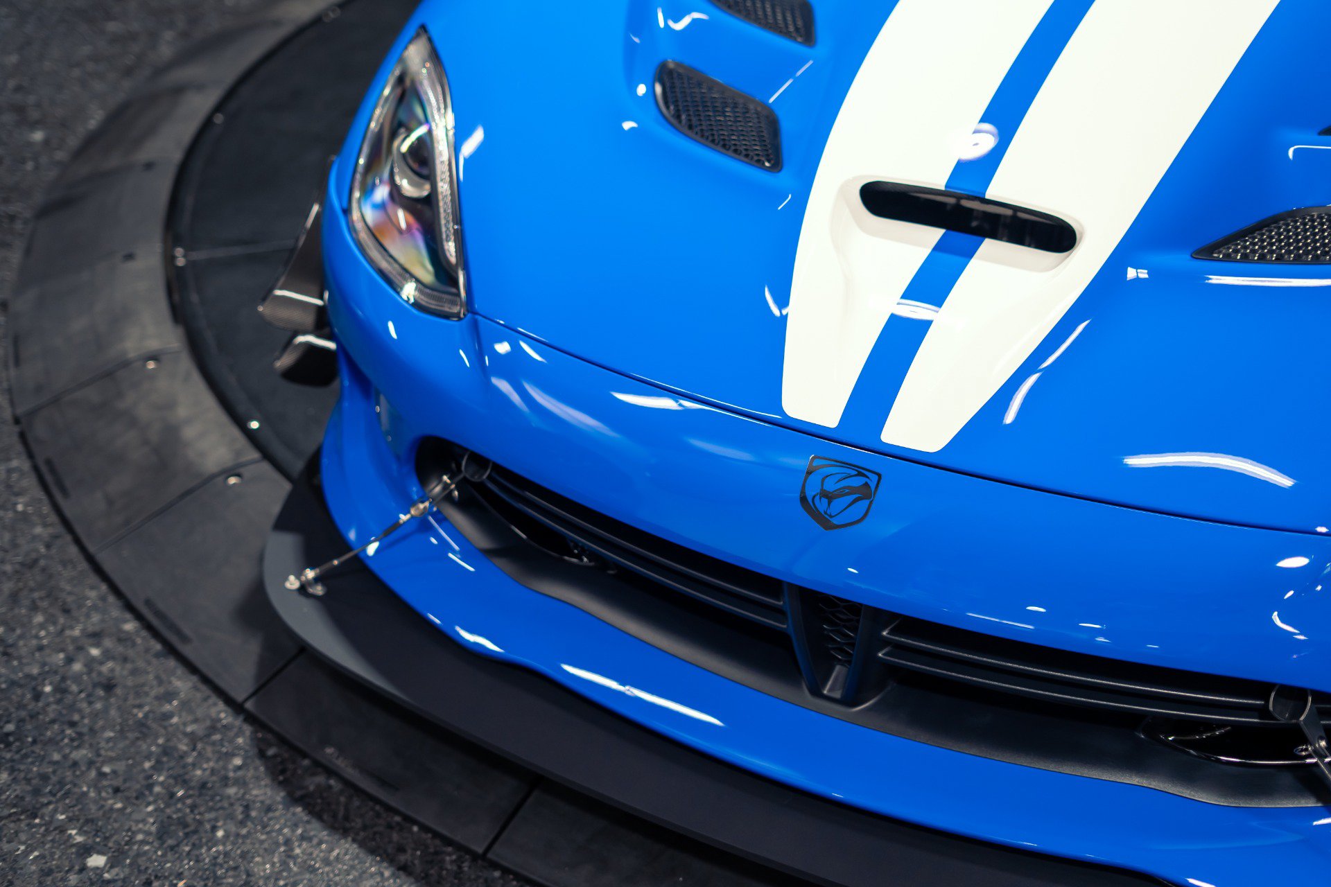 Used 2017 Dodge Viper ACR w/ Extreme Aero Package RWD image 3