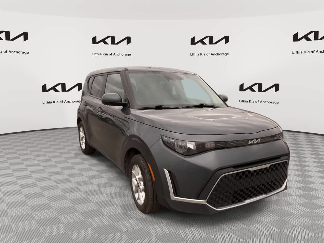Used 2024 Kia Soul LX w/ Option Group 015 FWD image 2