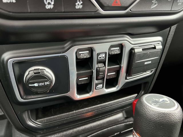 Used 2019 Jeep Wrangler Unlimited Sahara image 21