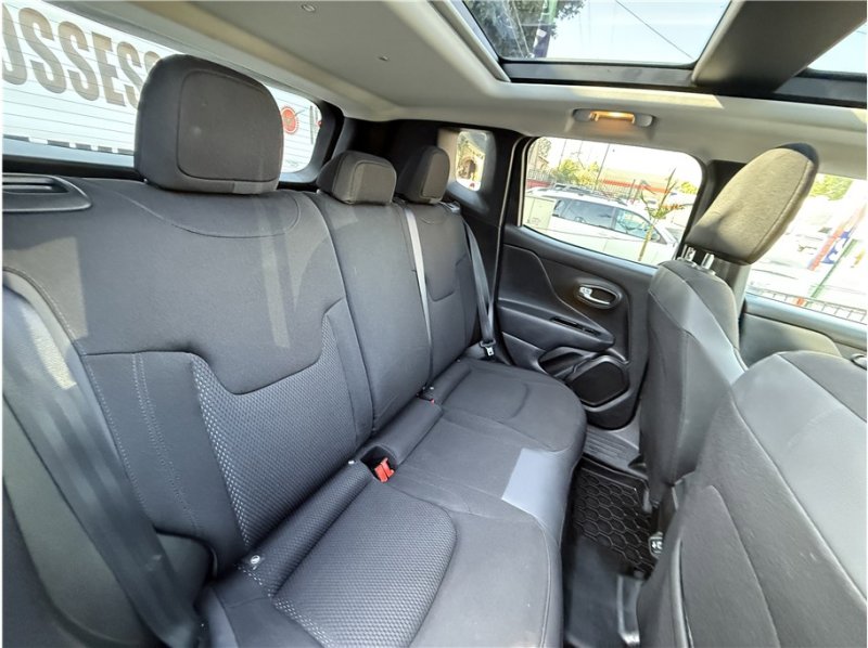 Used 2020 Jeep Renegade Altitude image 25