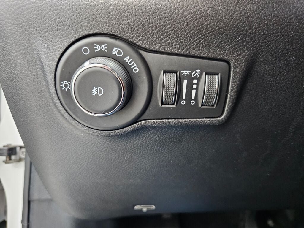 Used 2024 Jeep Compass Latitude AWD/4WD image 25