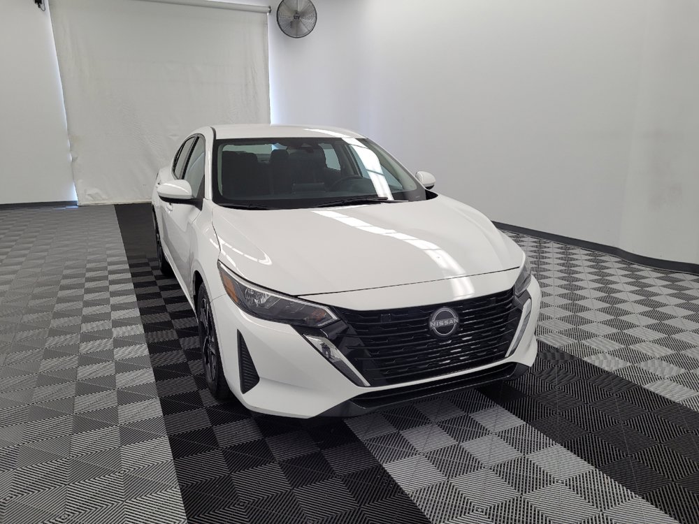 Used 2025 Nissan Sentra SV FWD image 14