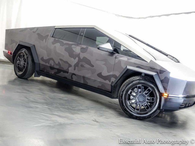 Used 2024 Tesla Cybertruck Cyberbeast AWD/4WD image 5