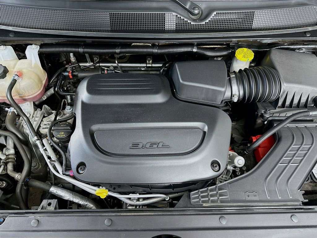 Used 2024 Chrysler Pacifica Touring-L w/ S Appearance Package FWD image 30