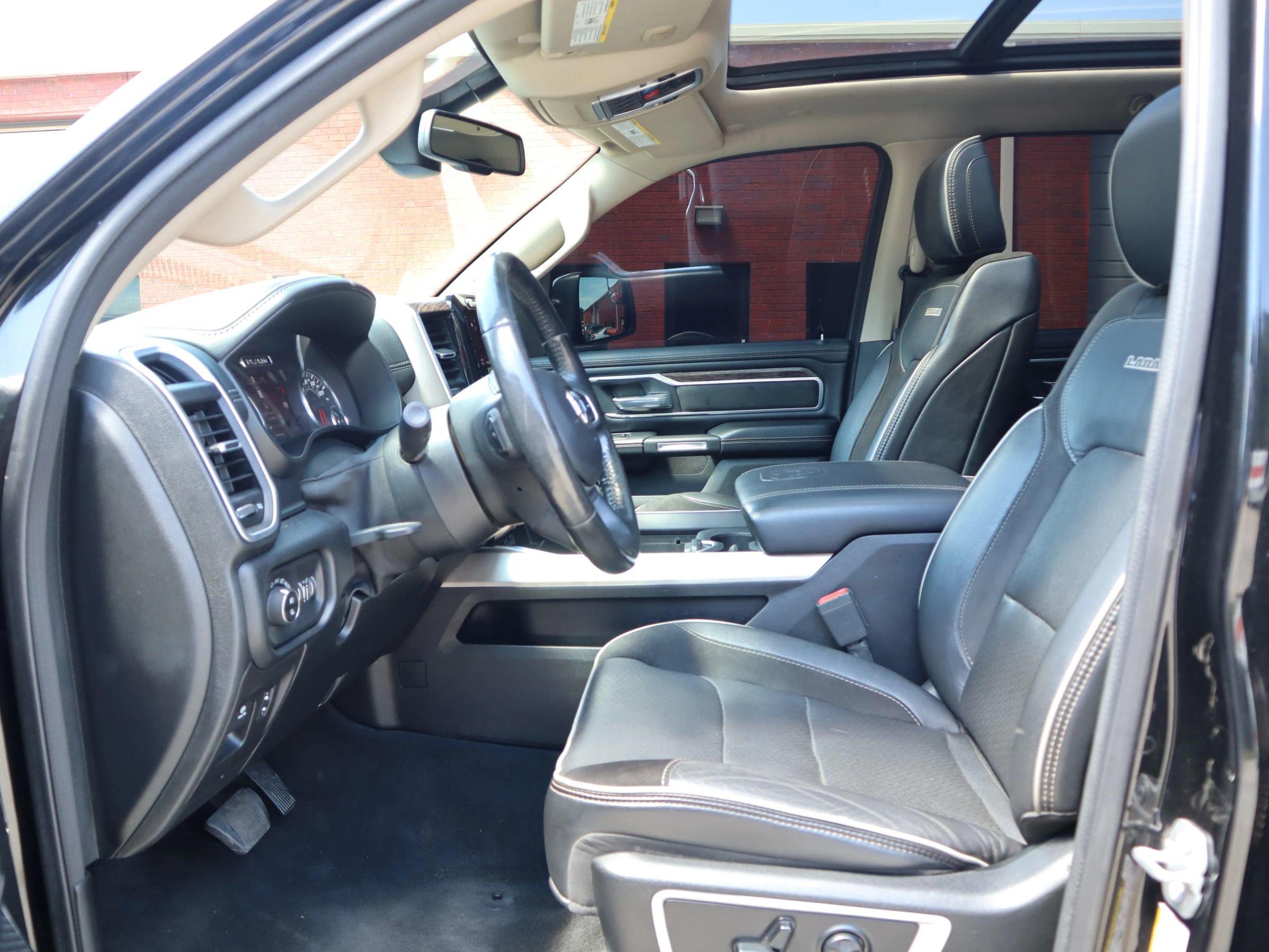 Used 2020 RAM 1500 Laramie image 12