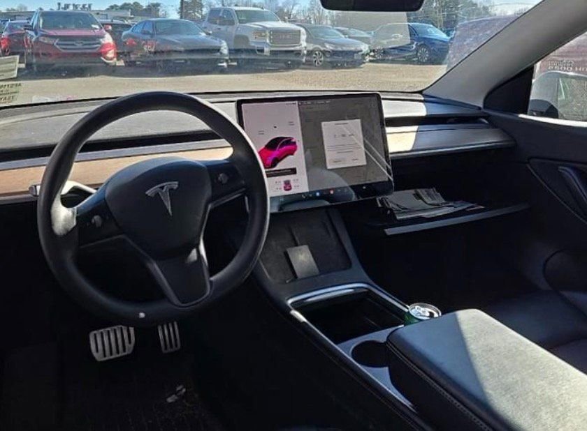Used 2022 Tesla Model Y Performance image 4