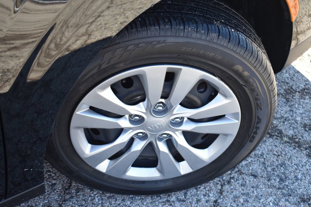 Used 2021 Kia Soul LX FWD image 14