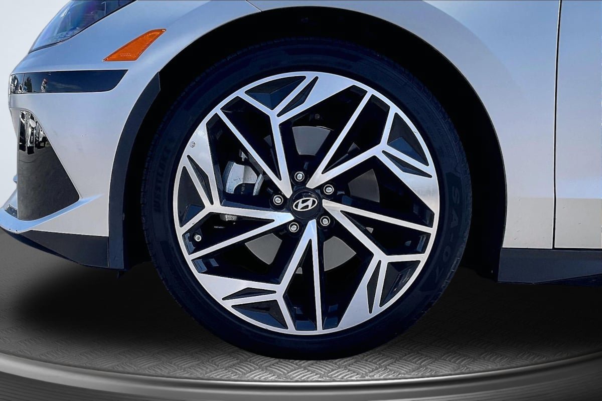 Used 2023 Hyundai Ioniq 6 SEL RWD image 9