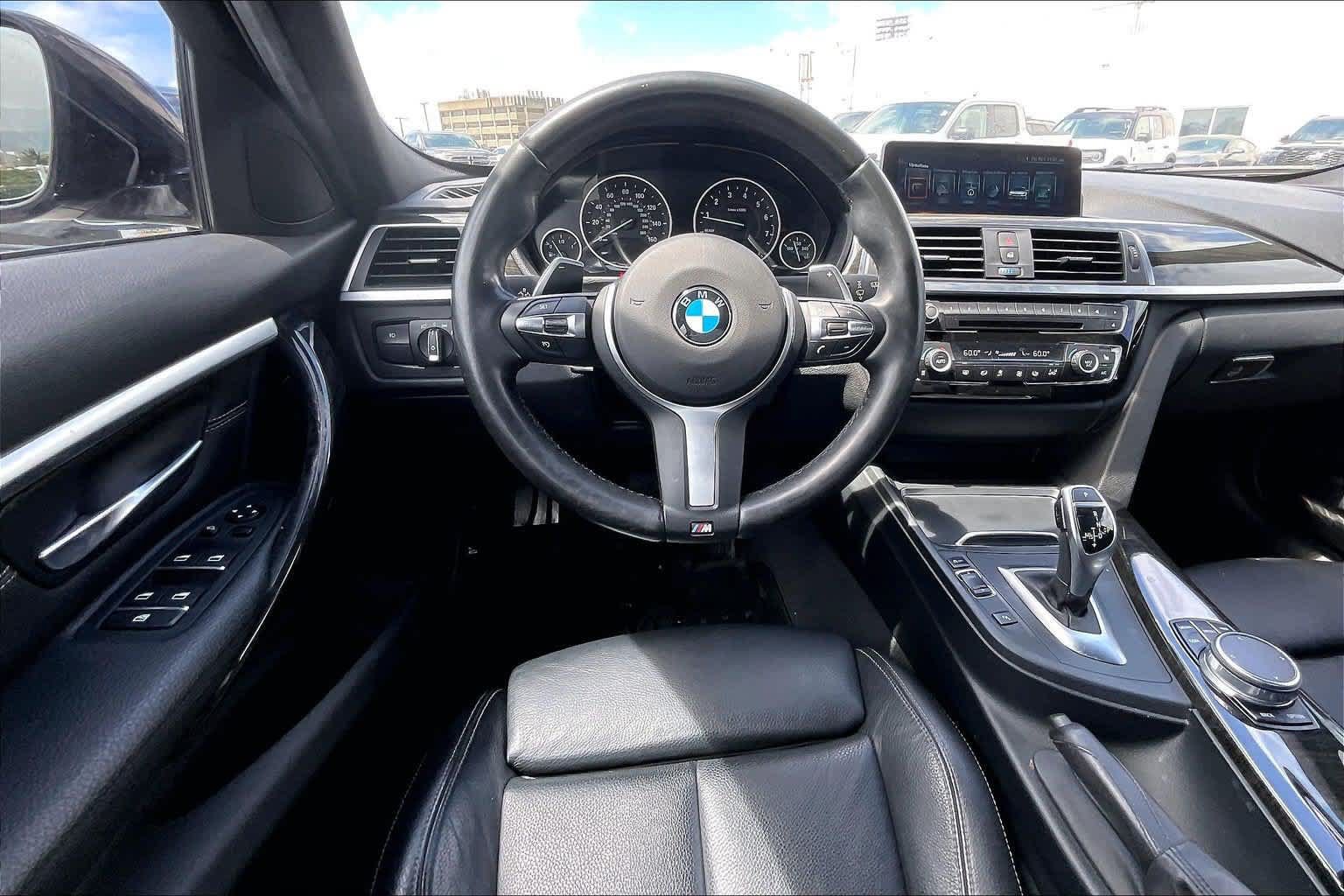 Used 2017 BMW 330i xDrive Sedan AWD/4WD image 14