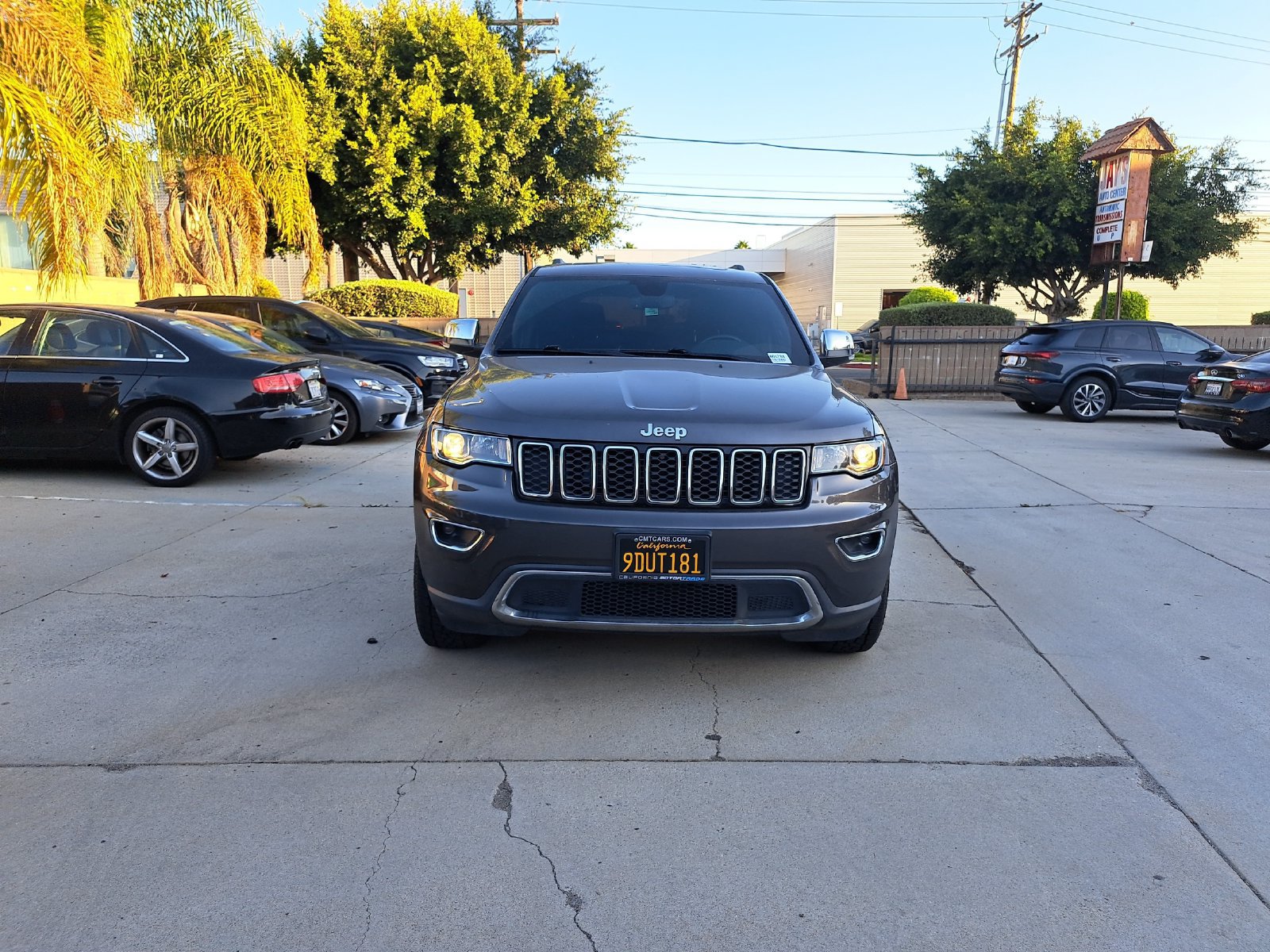 Used 2021 Jeep Grand Cherokee Limited AWD/4WD image 2