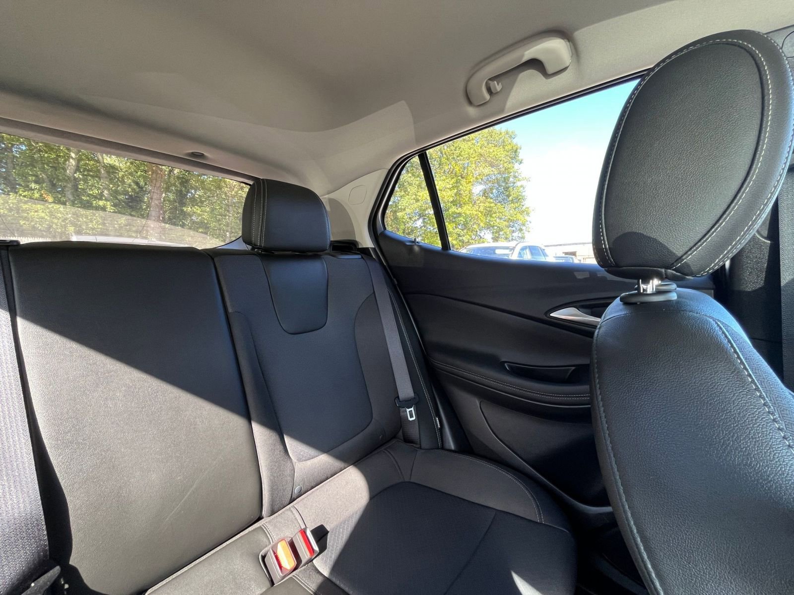 Used 2025 Buick Encore GX Preferred image 35