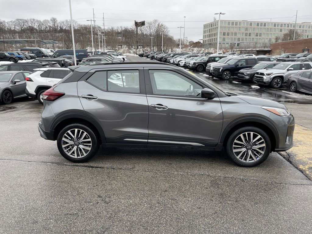 Used 2024 Nissan Kicks SR image 7